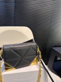 大人気プラダ  激安偽物 PRADA  菱格チェーンバッグ