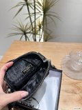 累積売上総額第１位！プラダ コピーおすすめ PRADA ナイロン携帯電話バッグ