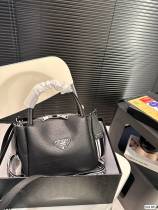 稀少 プラダ コピーおすすめ PRADA ハンドバッグ
