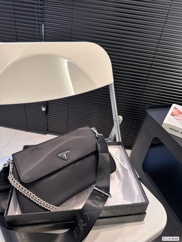 追跡付 プラダ コピー PRADA 脇下バッグ