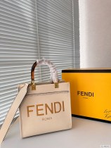 追跡付 フェンディ n級品 トットバッグ