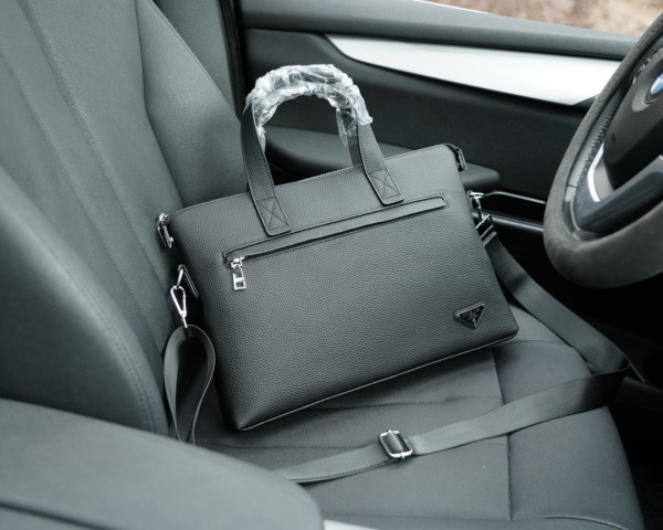 累積売上総額第１位！プラダ スーパーコピー PRADA 公文クロスバッグ
