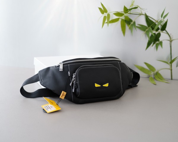 日本未入荷 フェンディ n級品 ウエストバッグ