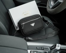 追跡付 プラダ  激安通販 PRADA 片肩クロスバッグ