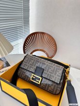 日本未入荷 フェンディ コピー の新しいスパンコールシリーズバゲット