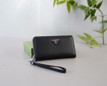 一目惚れ♪ プラダ n級品 PRADA ハンドバッグ