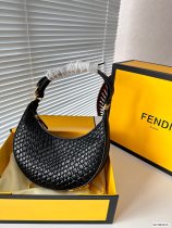 使い勝手良し フェンディ 偽物通販 編み半月バッグ脇下バッグ