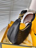 使い勝手良し フェンディ 偽物通販 編み半月バッグ脇下バッグ
