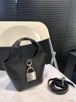 追跡付 バレンシアガ コピー Balenciaga のロックバッグ