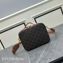 ★超人気 セリーヌ スーパーコピー プリントカメラバッグ