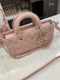 日本未入荷 ディオール 偽物通販 蝶 リベット 横版戴妃バッグ