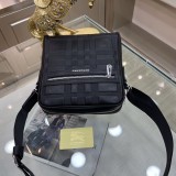 入手困難 バーバリー コピー ショルダーバック