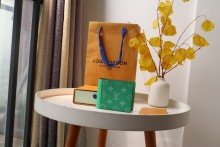 超奇跡の入荷☆ ルイヴィトン 偽物通販 短財布
