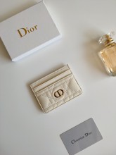 入手困難 ディオール n級品 短財布