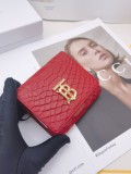 超奇跡の入荷☆ バーバリー 偽物通販 短財布