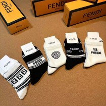 日本未入荷 フェンディ 激安通販 靴下って