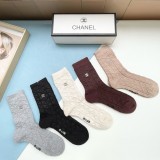 使い勝手良し シャネル コピーおすすめ 靴下って