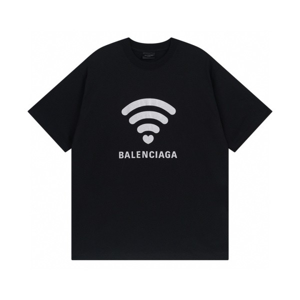 入手困難 バレンシアガ  n級品 520限定WIFIランウェイモデルプリント半袖Tシャツ