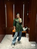 一目惚れ♪ バレンシアガ 激安偽物 2024 SSクラシックテープパルププリント半袖Tシャツ