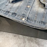 入手困難 シャネル 激安通販 の早秋のランウエイショーでデニムのジャケット