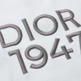 入手困難 ディオール 激安偽物 ニューモデル1947刺繍ロゴカジュアル丸首半袖Tシャツ