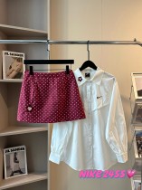 超奇跡の入荷☆ ナイキ コピーおすすめ 24 SS限定小紅の花刺繍ロゴシャツスカートセット