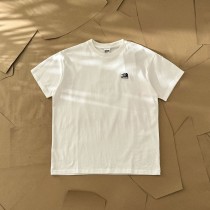 一目惚れ♪ シュプリーム n級品 24 SS プリントロゴ半袖Tシャツ2色