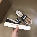 稀少 バーバリー コピー メンズの定番ローカットスニーカー