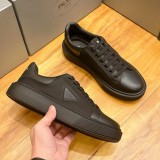 稀少 プラダ コピーおすすめ 新型のメンズカジュアルスニーカーは