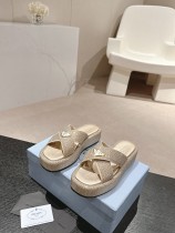 日本未入荷 プラダ 激安通販 2024新トリコロール三角ヒール角ミューラースリッパ