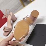 高品質 ヴァレンティノ 激安通販 最新のGARAVANITAN-GO牛革のダッフルヒールスリッパ