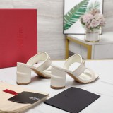 日本未入荷 ヴァレンティノ コピーおすすめ 最新のGARAVANITAN-GO牛革のダッフルヒールスリッパ
