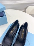 入手困難 プラダ n級品 ランニングモデルの尖ったサンダルシリーズ