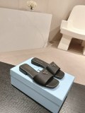 入手困難 プラダ コピー 2024新トリコロール三角ヒール角ミューラースリッパ