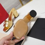 超奇跡の入荷☆ ヴァレンティノ スーパーコピー 最新のGARAVANITAN-GO牛革のダッフルヒールスリッパ
