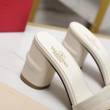 使い勝手良し ヴァレンティノ n級品 最新のGARAVANITAN-GO牛革のダッフルヒールスリッパ