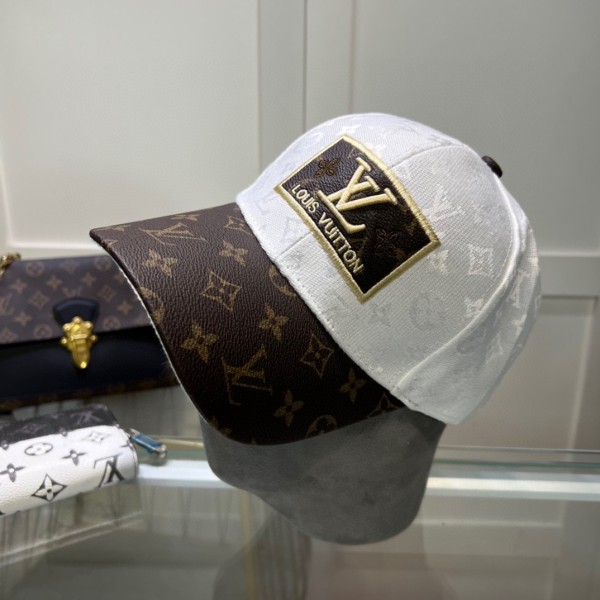 超奇跡の入荷☆ ルイヴィトン 激安偽物 LouiVuittonコーナーの新型ルイヴィトン家刺繍野球帽