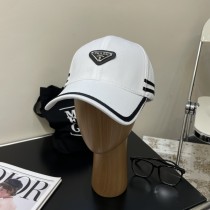 高品質 プラダ 偽物通販 の人気者は色合わせのトライアングル野球帽