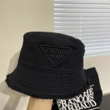 日本未入荷 プラダ 激安通販 三角標の立体文字刺繍バリ漁師帽