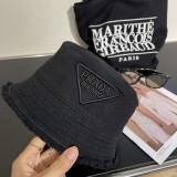日本未入荷 プラダ 激安通販 三角標の立体文字刺繍バリ漁師帽