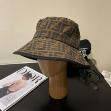超奇跡の入荷☆ フェンティ スーパーコピー の老花アルファベット漁師帽