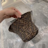 日本未入荷 フェンティ 偽物通販 の老花アルファベット漁師帽