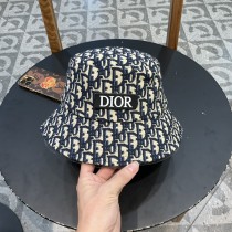 一目惚れ♪ ディオール n級品 漁師帽