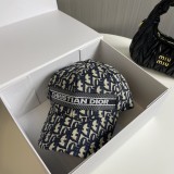 【限定】 ディオール スーパーコピー 新型コーナーにはシンプルな野球帽