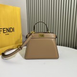 大人気 フェンディ コピー Fendiの最新子猫バッグ