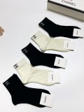 高品質 シャネル n級品 クラシックアルファベットロゴコットンミッドソックス
