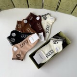 【話題商品！】グッチ コピー の新定番中短タイプスタッズソックス