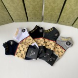 日本未入荷 グッチ 激安通販 の新定番中短タイプスタッズソックス