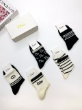 超奇跡の入荷☆ ディオール 激安通販 クラシックアルファベットロゴコットンミッドソックス
