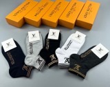 超奇跡の入荷☆ ルイヴィトン n級品 のミドル丈スタッズソックス